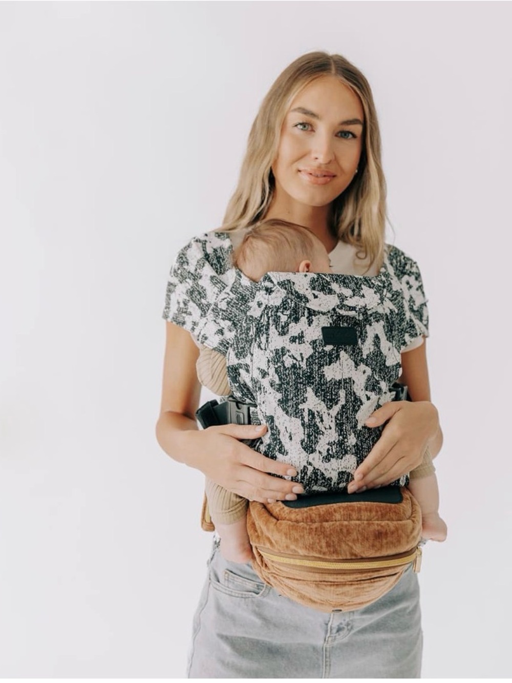 The Tushbaby Hip Carrier